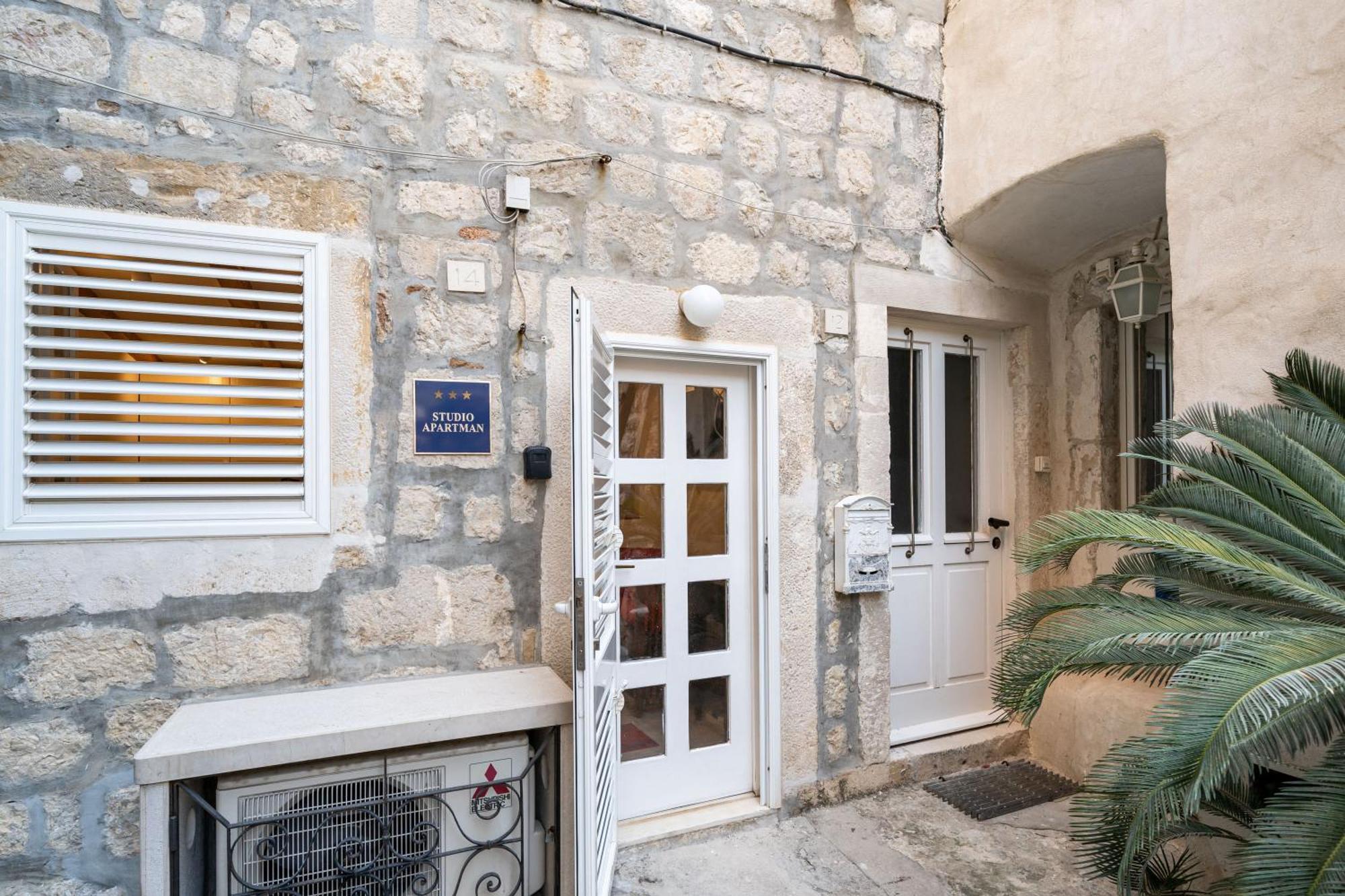 Lovely Holiday House Othello Next To The Buza Beach Dubrovnik Eksteriør bilde